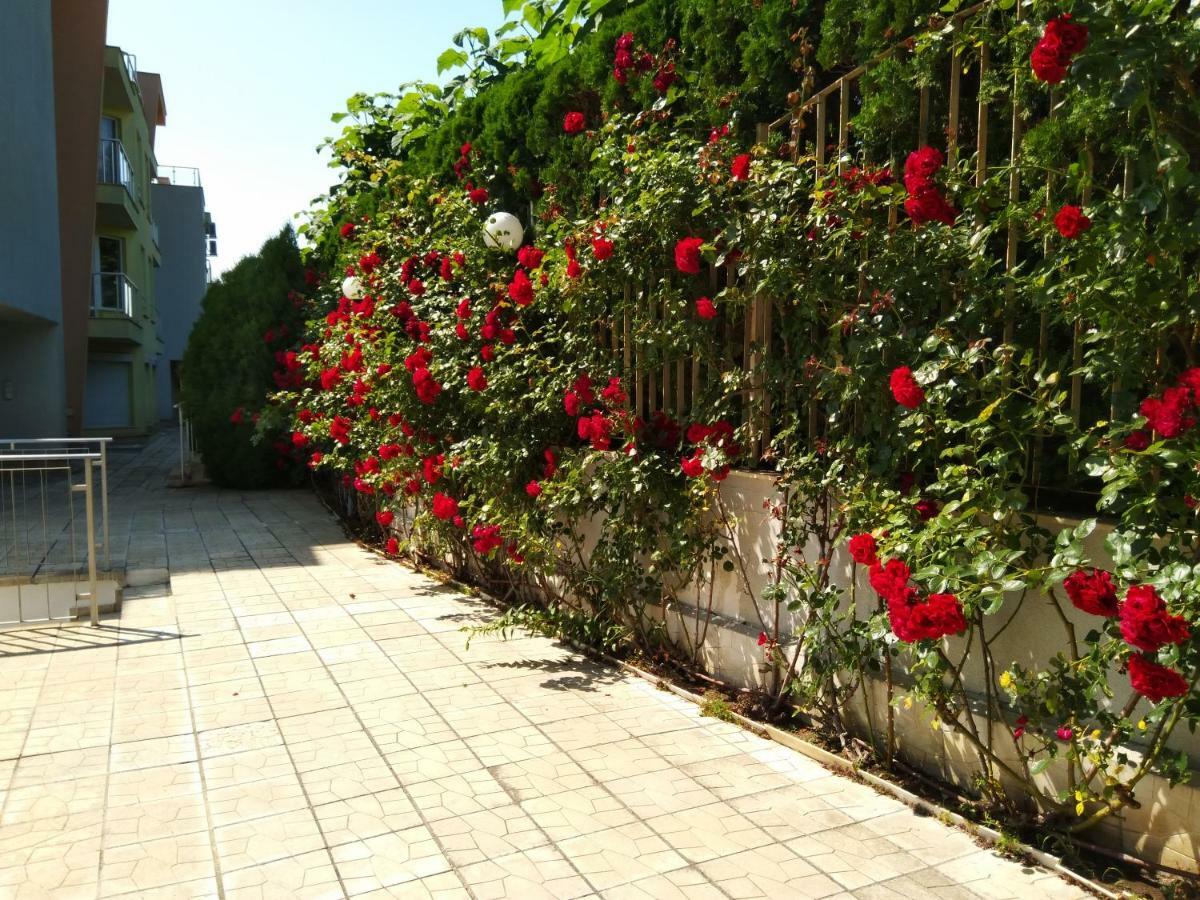 Alex Beach Apartment Sveti Vlas Exterior photo